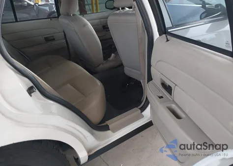 2010 Ford Crown Victoria Police/Police Interceptor from USA, damaged, VIN 2FABP7BV4AX104621